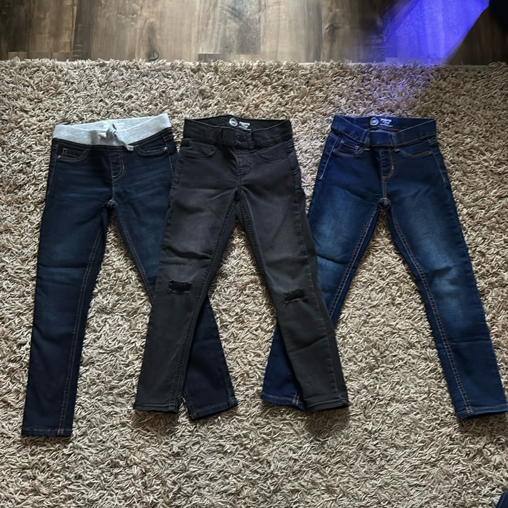 3 pair of girls 6/6x jeggings middle pair are black